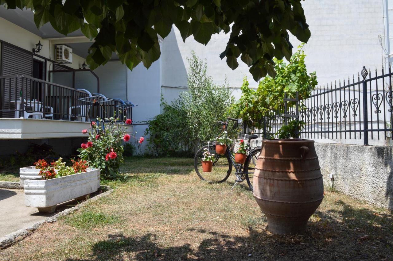 Manos Kritikakis Apartments Platamonas Buitenkant foto